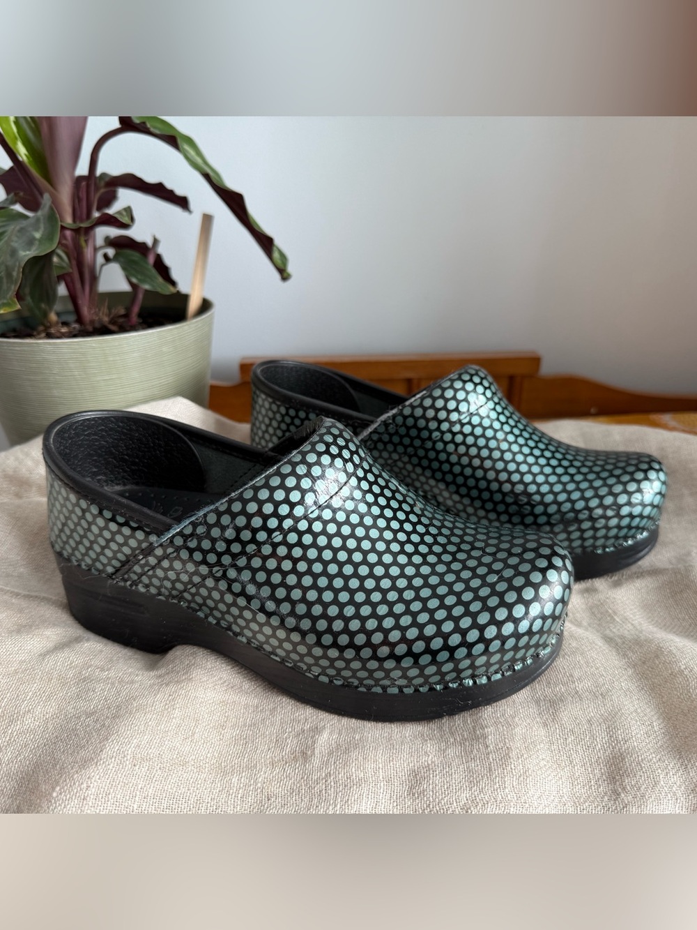 Dansko Clogs, EU36, Dark/Light Blue Polka Dot
